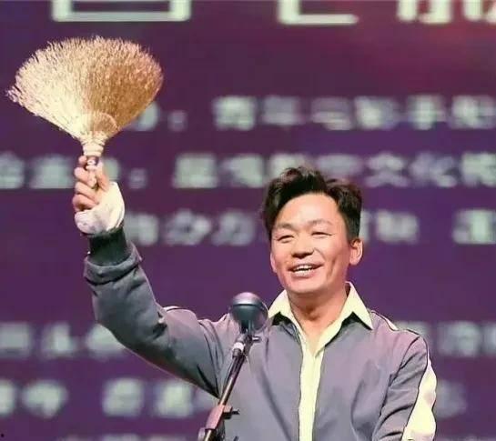 娱乐圈爆料笑话,明星们的“尴尬时刻”大揭秘