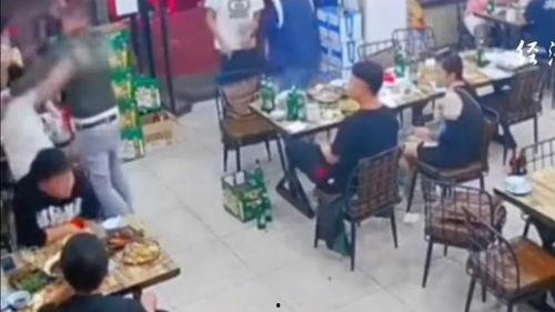 唐山烧烤店打人爆料视频,目击者爆料视频揭露惊人一幕
