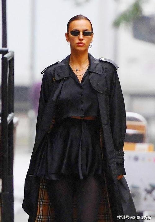 明星穿巴宝莉风衣,巴宝莉风衣演绎时尚潮流