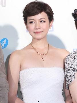 明星李小璐的老公是谁,揭秘她的幸福婚姻，揭秘贾乃亮的深情守护